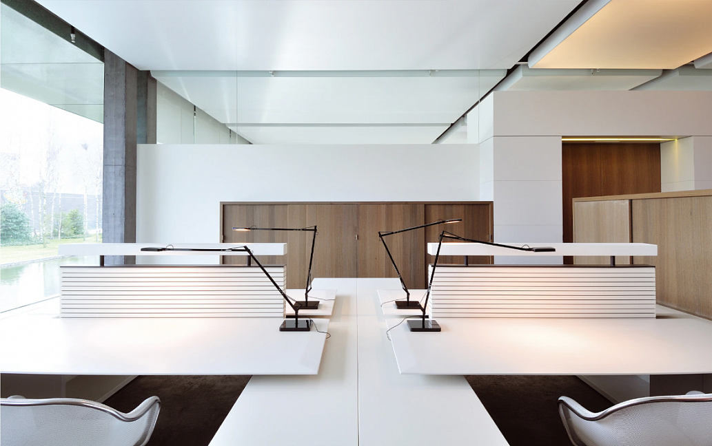 Kelvin Table Led Edge