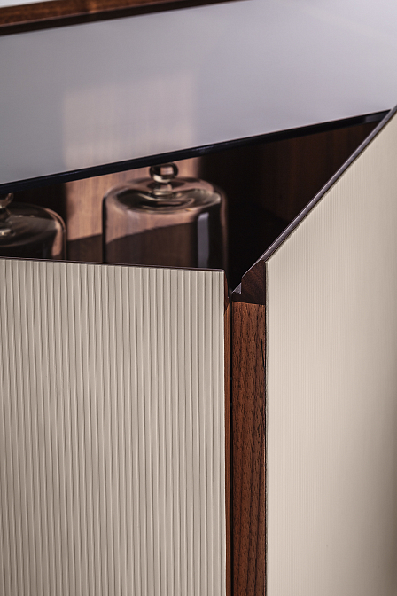 MI LOW Cabinet