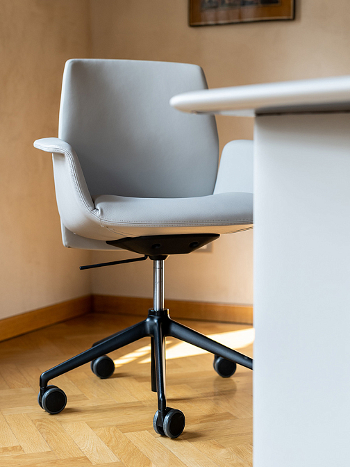 Downtown Conference | 360° chair