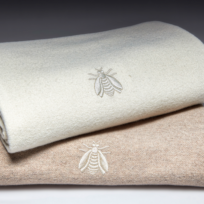 Leo Cashmere с вышивкой серый